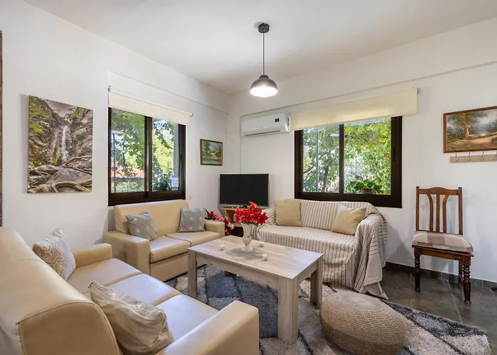 Semesterbostad Jp Pool House Trimiklini