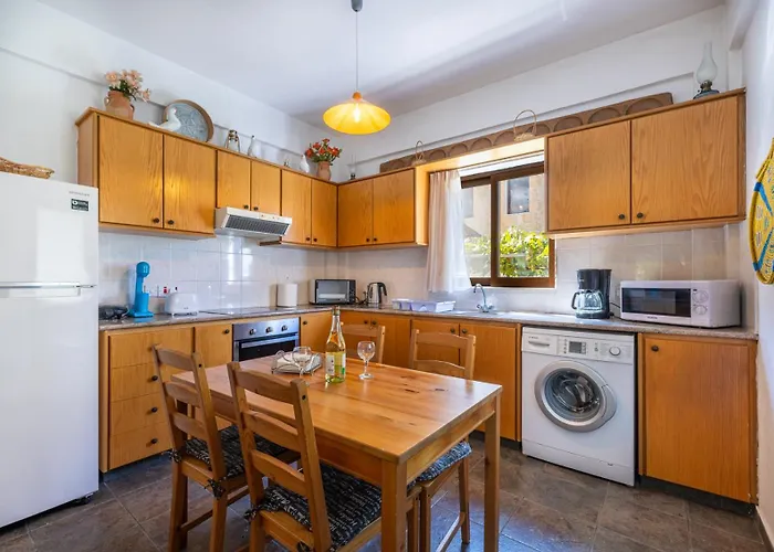 Semesterbostad Jp Pool House Trimiklini